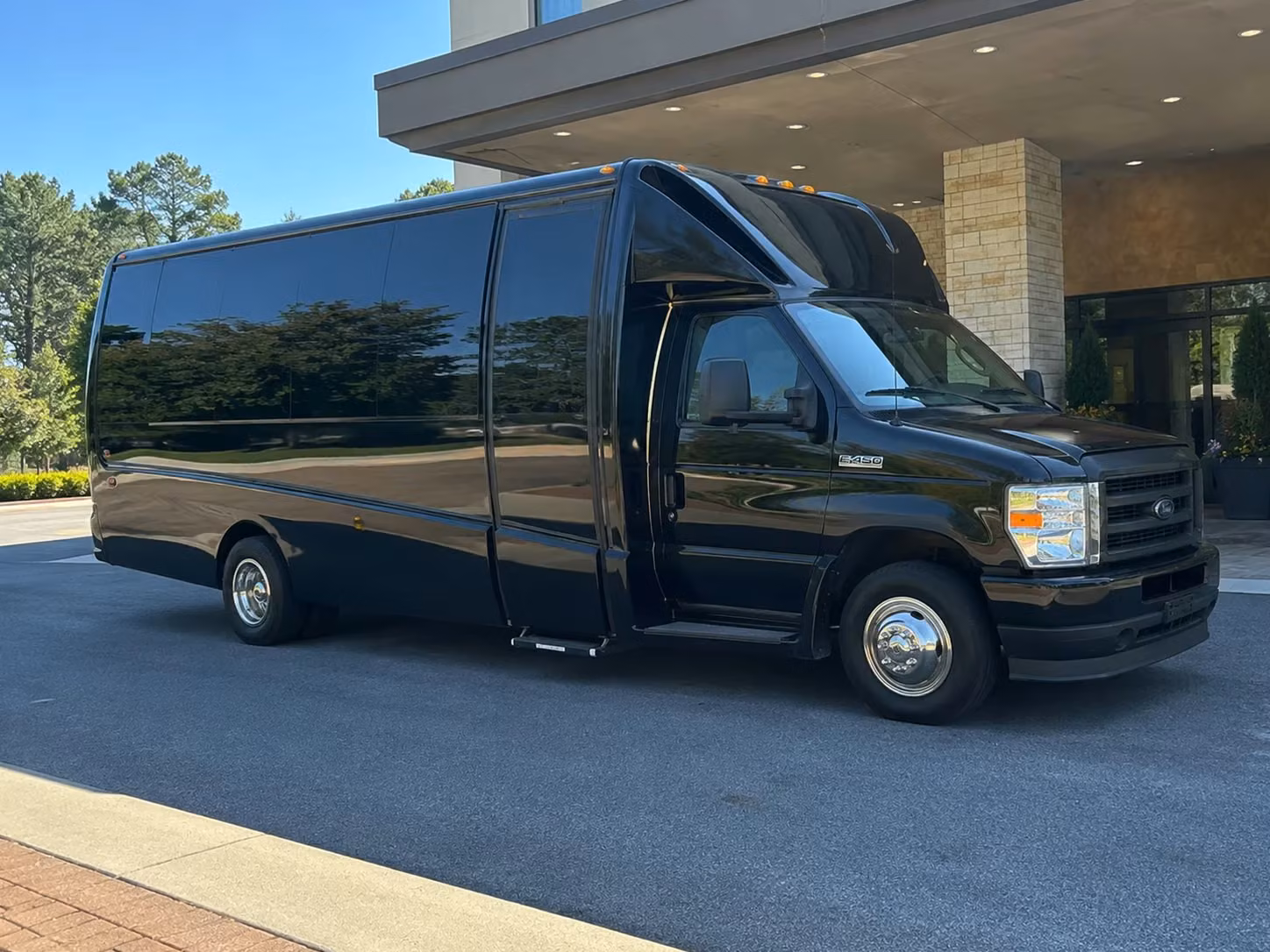 minibus rentals for chino hills school groups visiting inland empire destinations